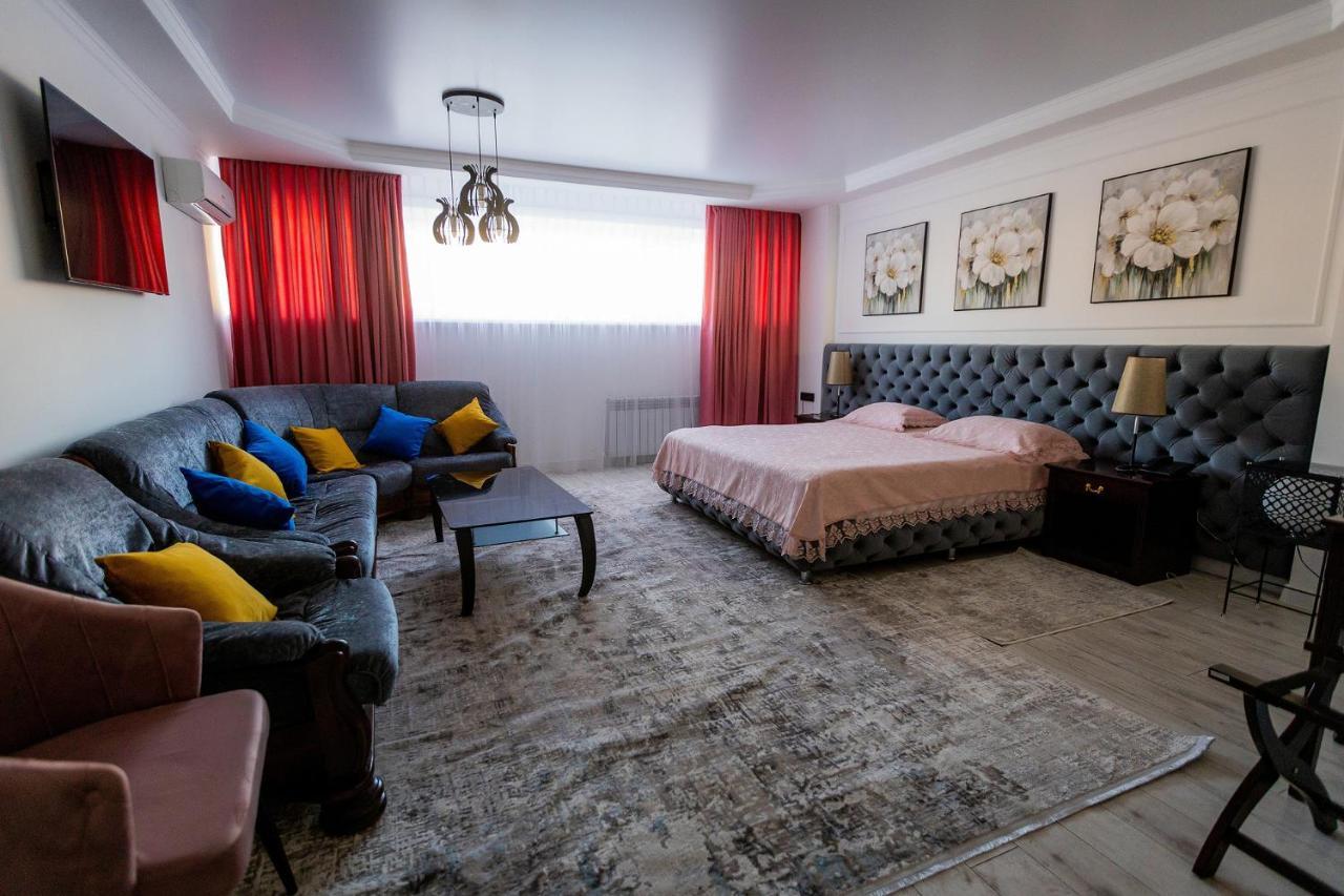 Metelitsa Hotel Karagandy Buitenkant foto