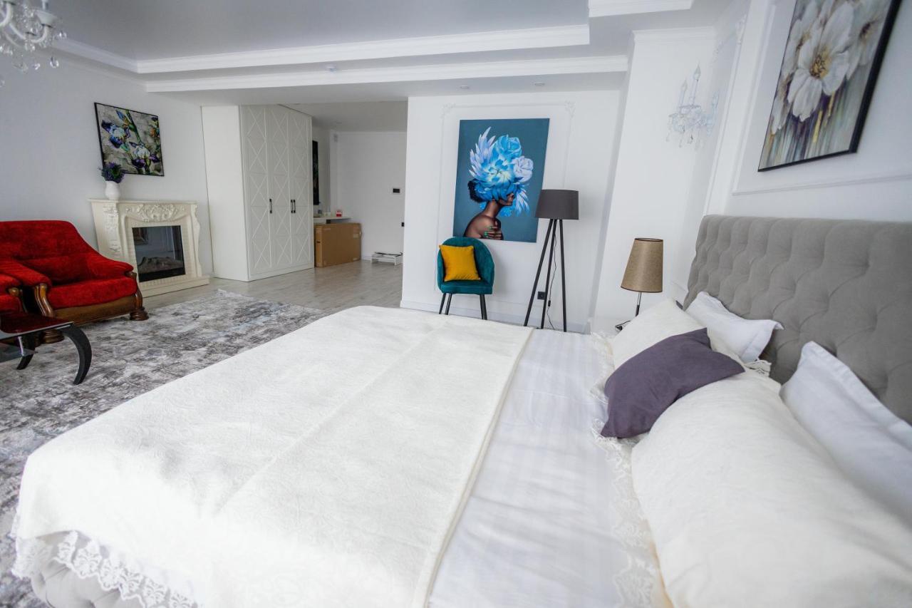 Metelitsa Hotel Karagandy Buitenkant foto