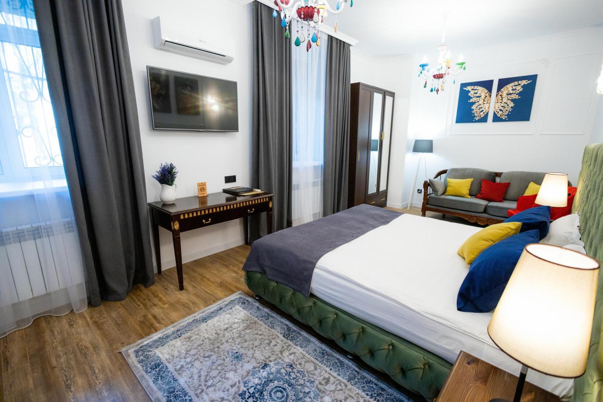 Metelitsa Hotel Karagandy Buitenkant foto